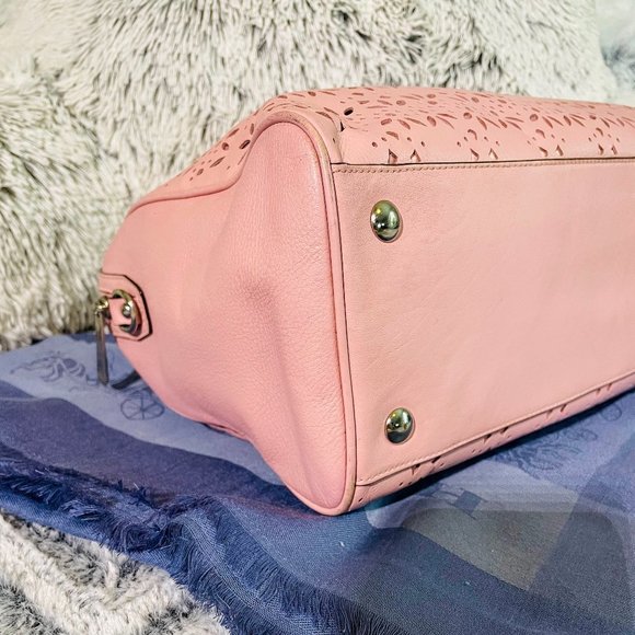 GUC - COACH LASER CUT TAYLOR SATCHEL & FLORAL PERFORATED ACCRD ZIP WALLET - Picture 5 of 16